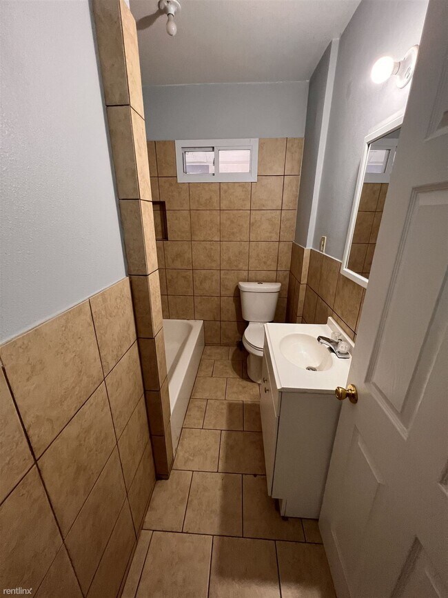 Foto del edificio - 2 br, 1 bath Duplex - 917 Gladstone St 917...