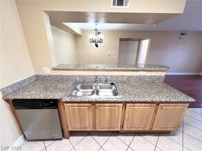 Building Photo - 5055 W Hacienda Ave