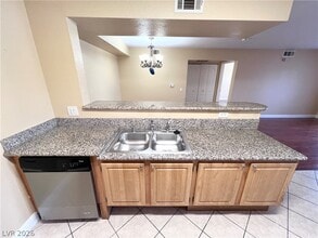Building Photo - 5055 W Hacienda Ave