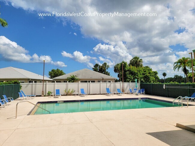 Foto del edificio - ANNUAL LEASE! SUPER CUTE 2 BEDROOM/2 BATH ...