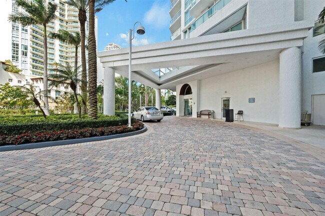 Foto del edificio - 16400 Collins Ave