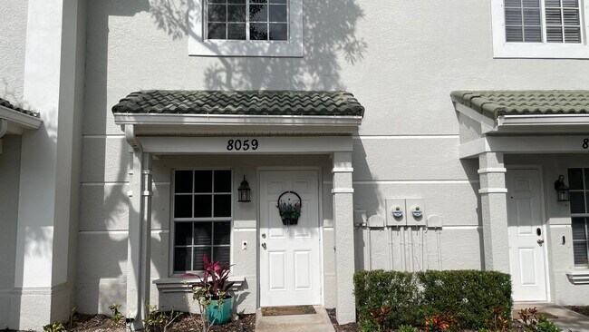 Building Photo - 8059 Pacific Beach Dr