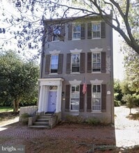 Building Photo - 10 South St