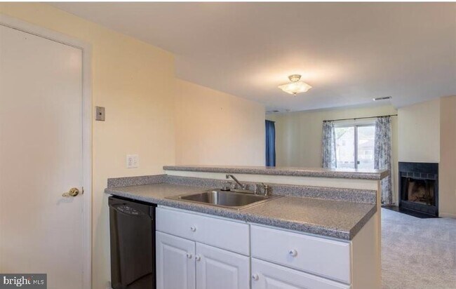 Building Photo - 4371 Pembrook Village Dr