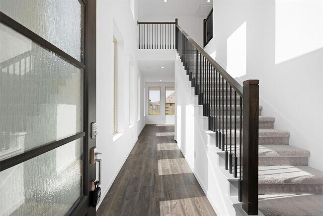 Foto del edificio - 4914 Chester Lk Ln