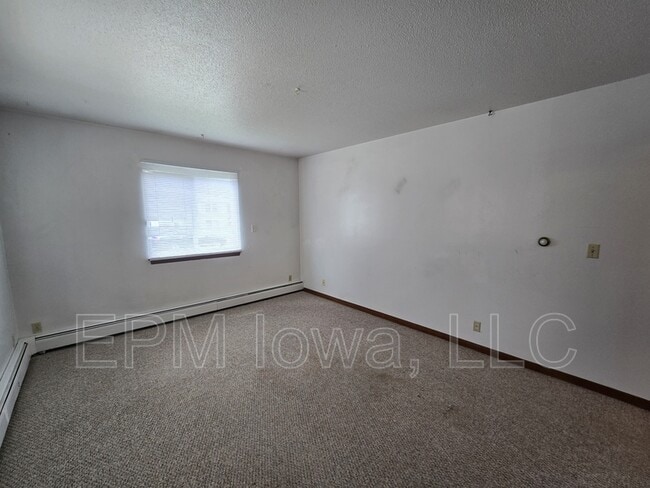 Building Photo - 209 Baltimore St