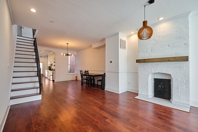 Building Photo - 727 13th St NE