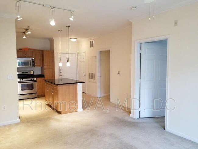 Building Photo - 12933 Centre Park Cir
