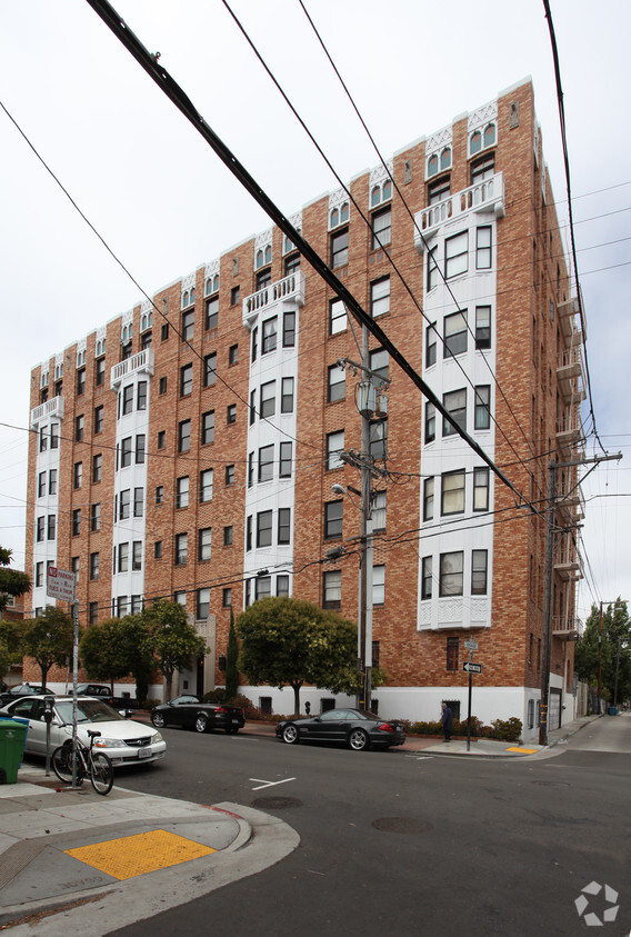 Building Photo - El Capistrano