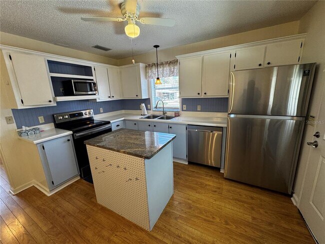 Building Photo - 1218 Pompano Ln