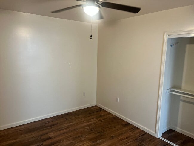 Foto del edificio - 3734 W Imperial Hwy