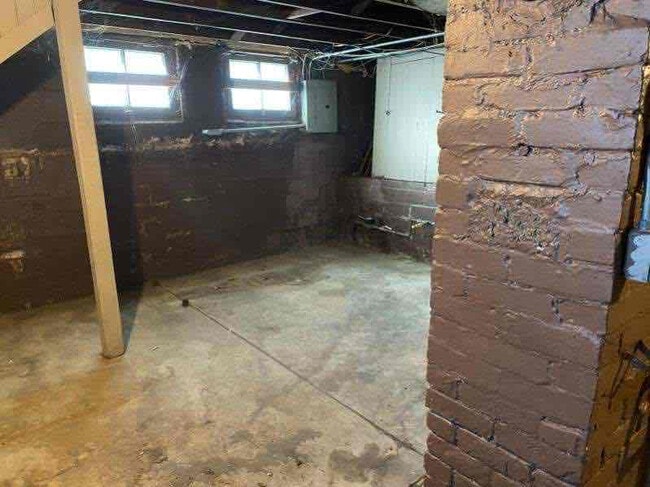 Building Photo - 257 Wasaon St