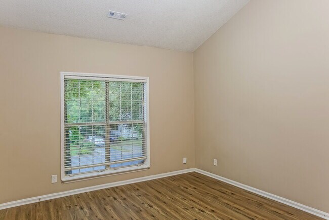 Foto del edificio - 13409 Baker Mills Rd