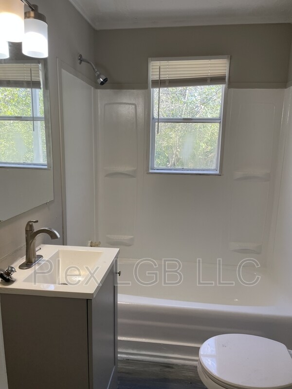Foto del edificio - 112 Oak Ln
