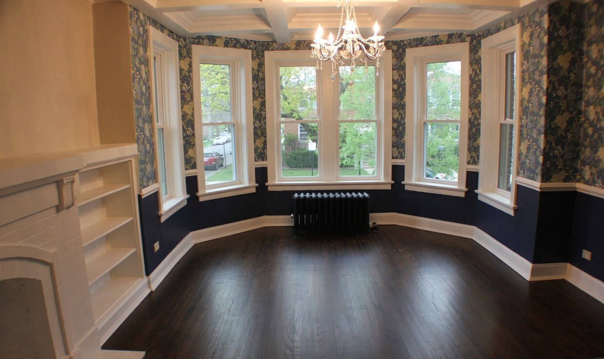 Foto principal - 6056 N Claremont Ave