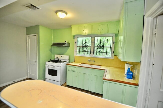 Foto del edificio - 7622 Darnay Dr