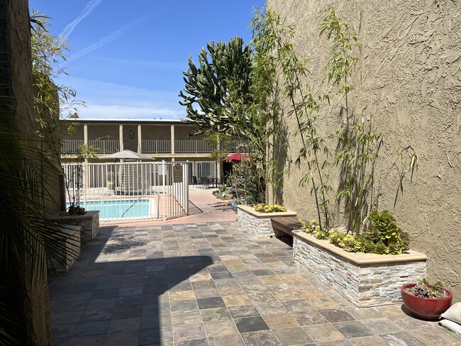 Foto del edificio - 4727 W 147th St