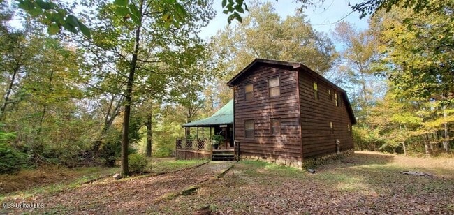 Building Photo - Wonderful cabin in the country and on a lake!