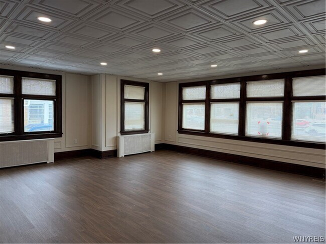 Foto del edificio - 91 Humboldt Pkwy