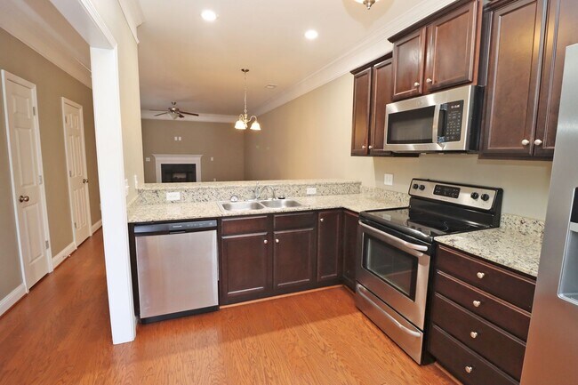 Foto del edificio - 2 Bedroom, 2.5 Bath Available in Hampton Forest!