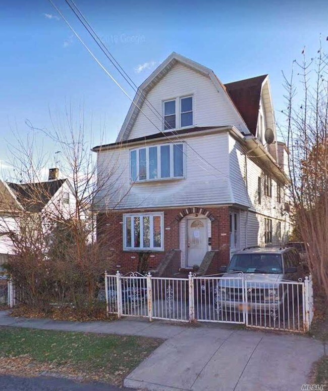 Building Photo - 149-64 Elm Ave