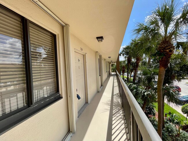 Building Photo - 2601 Marina Isle Way