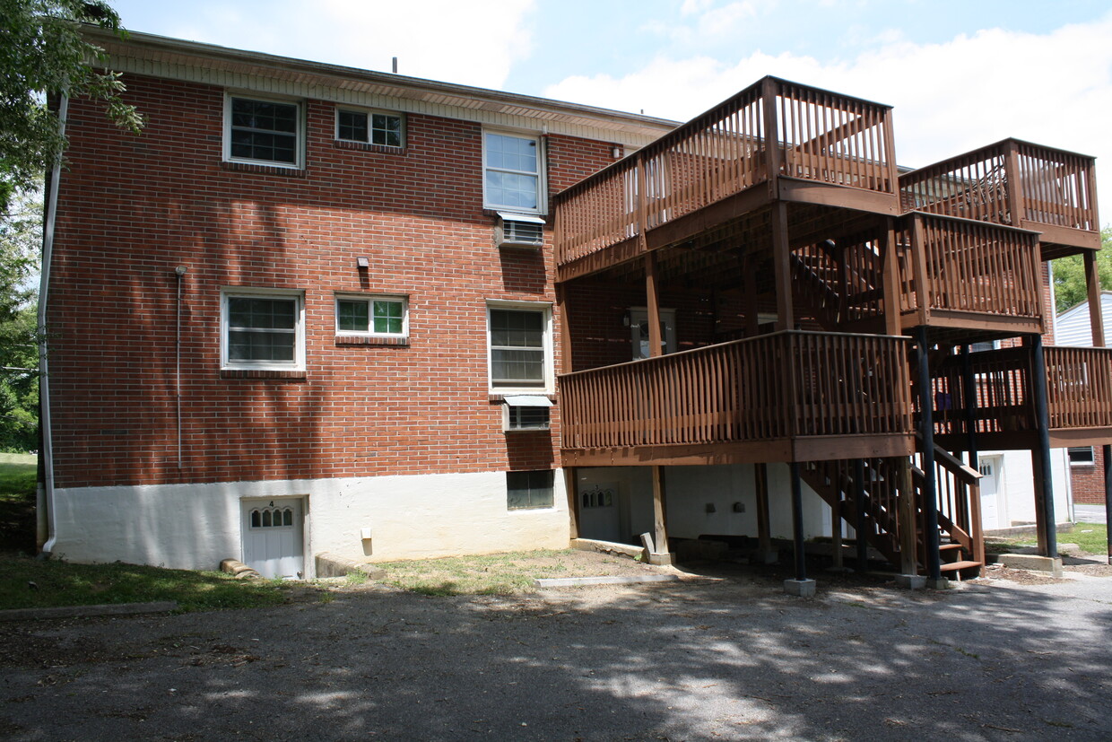 Back Deck - 1545 W Main St