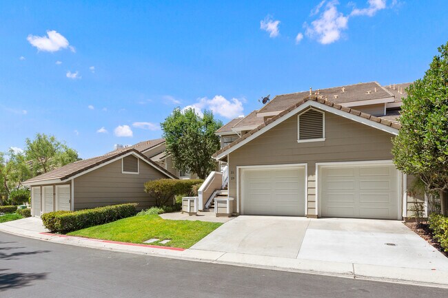 Building Photo - 31 Oak Knolls