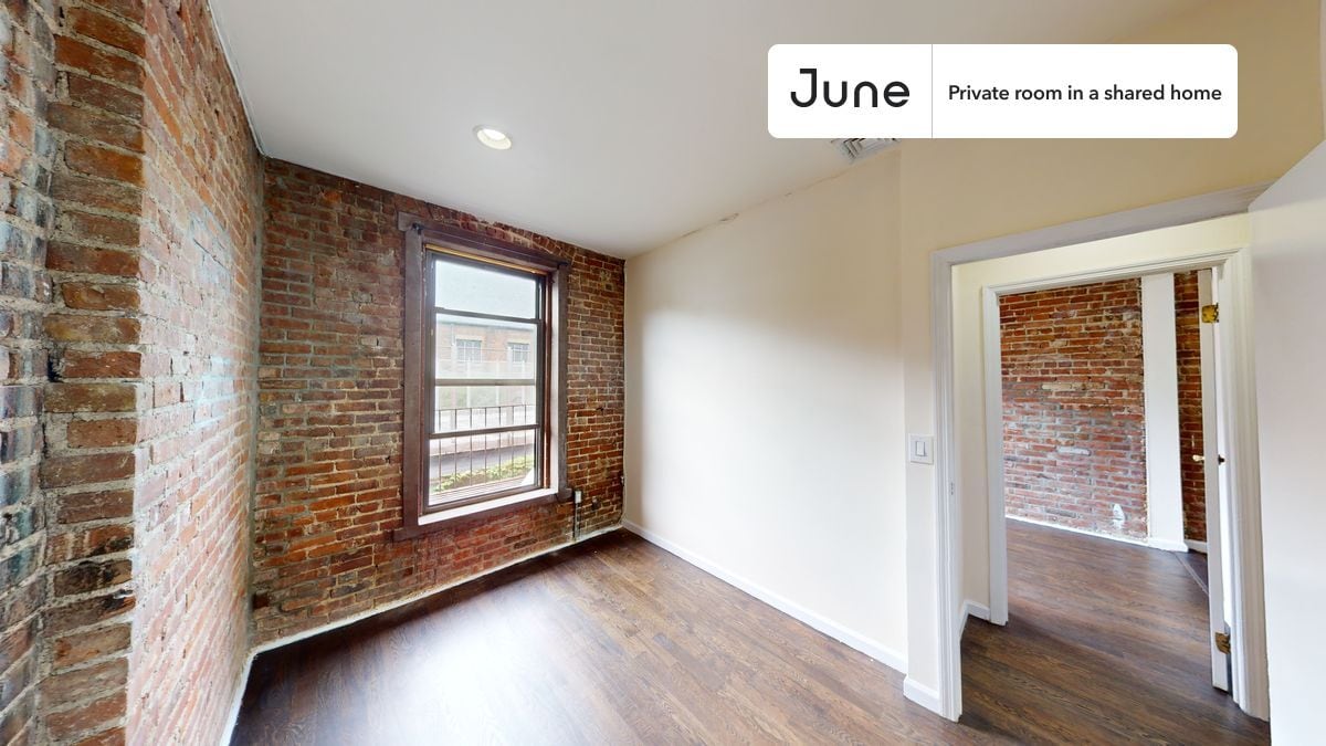 Private bedroom in 4 bed/2 bath Home - Private bedroom in 4 bed/2 bath Home