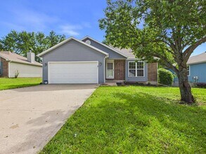 Building Photo - 1206 Foxridge Dr