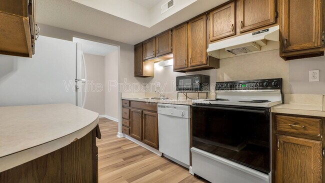 Foto del edificio - 6927 Stonington Ln