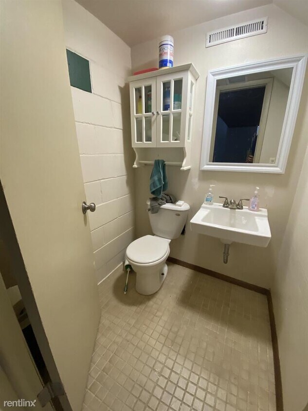 3 br, 2 bath House 1412 Valley Dr House Rental in Wisconsin Dells