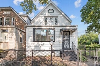 Building Photo - 7315 S Kenwood Ave