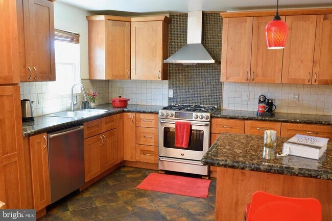 Building Photo - 14023 Pellita Terrace