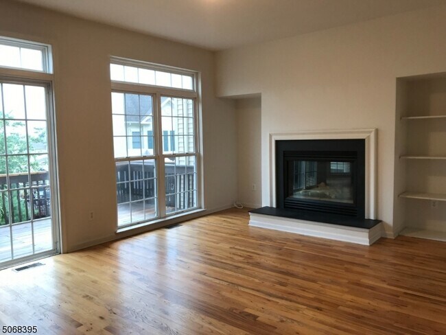 Building Photo - 36 Mountain View Dr