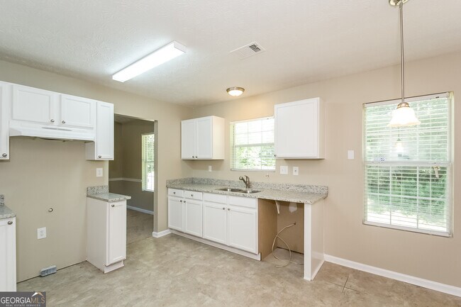 Building Photo - 6661 Rebecca Lou Ln