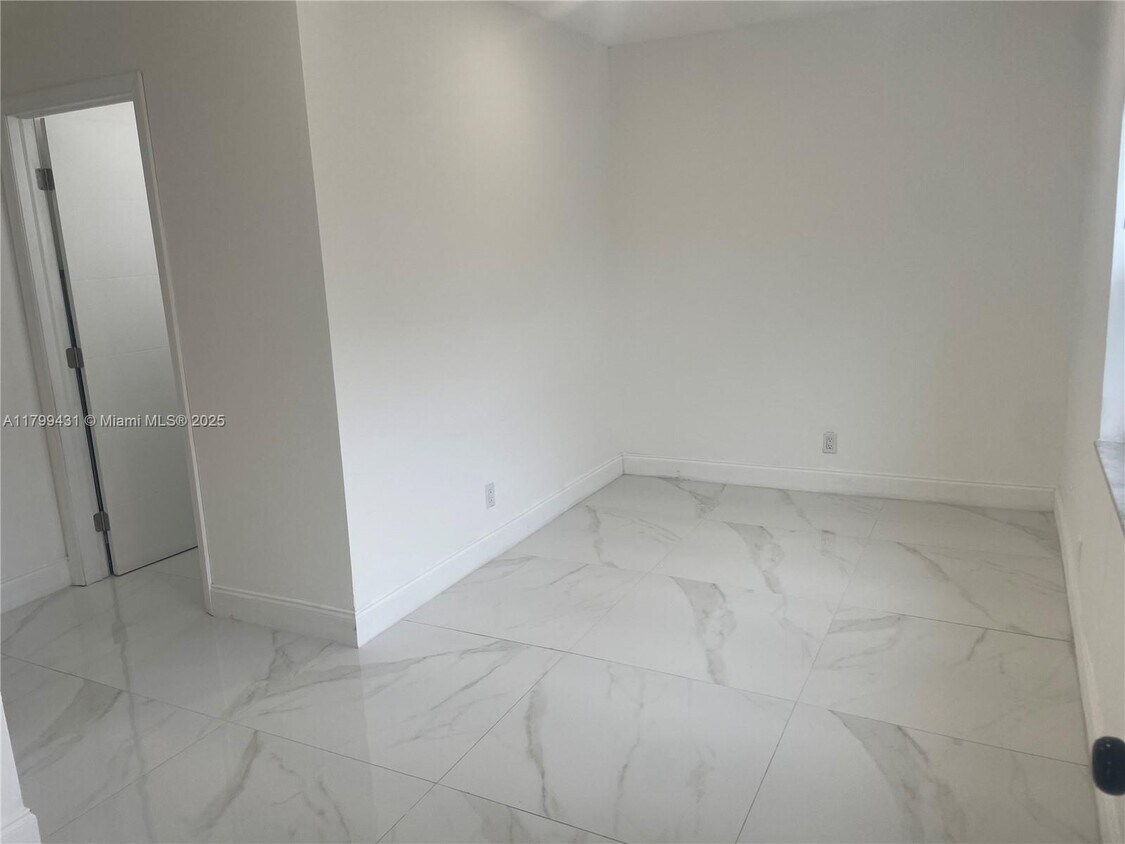 Foto del edificio - 809 NW 15th Terrace