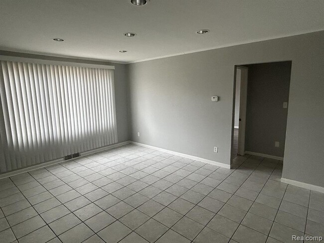 Foto del edificio - 12871 Saratoga St