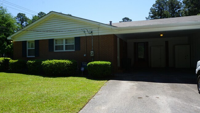 Building Photo - 3 BR 2 BA in Valdosta