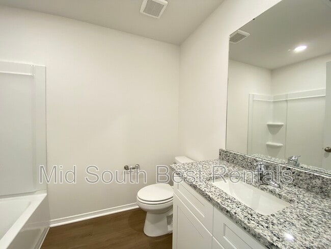 Foto del edificio - 92 Kelton Ln