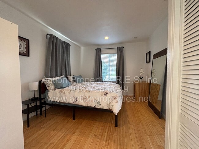 Foto del edificio - Downtown Roseville - 2 Bed, 1 Bath - Single Level Bungalow - Landscaping Included - Utilities Inc...