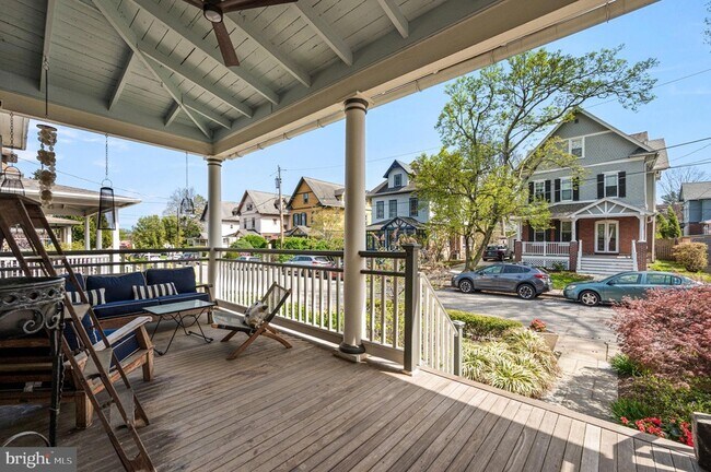 Foto del edificio - 217 Wayne Ave