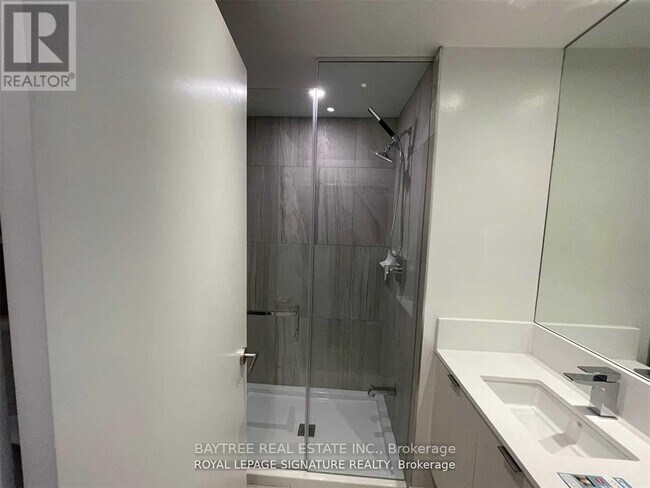 Photo du bâtiment - 195 Redpath Ave