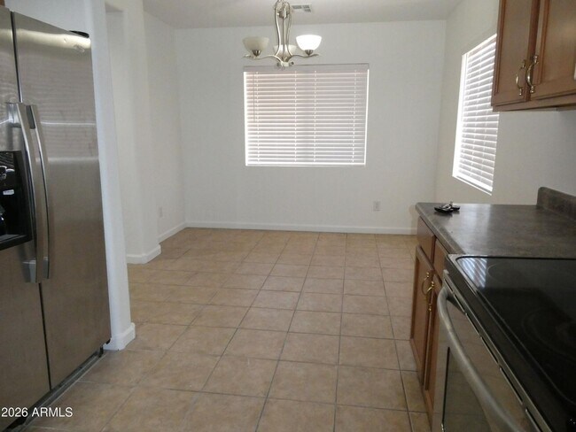 Building Photo - 11547 W Schleifer Dr