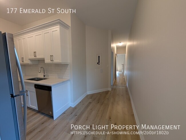 Photo du bâtiment - Modern and beautifully finished 1-bedroom,...