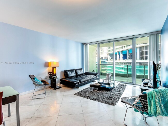 Foto del edificio - 1331 Brickell Bay Dr