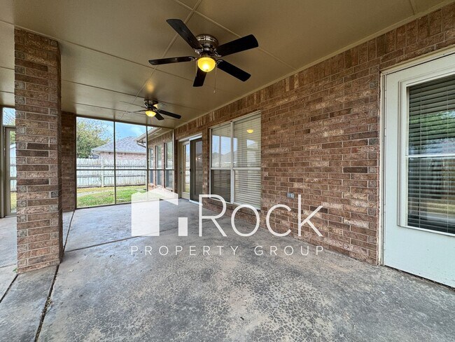 Building Photo - Charming 3-Bed 3-Bath Home with Tornado Sh...