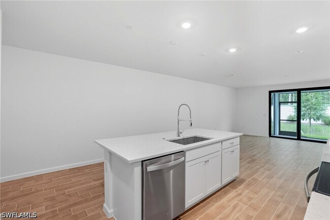 Foto del edificio - 27881 Radiant Ct