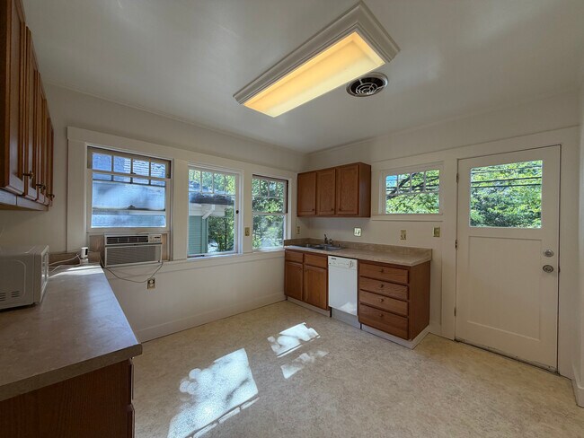 Cocina2 - 2202 G St