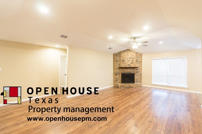 Building Photo - 1520 Briarcrest Dr Grapevine